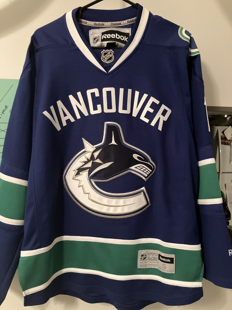 Canucks Jersey thumbnail
