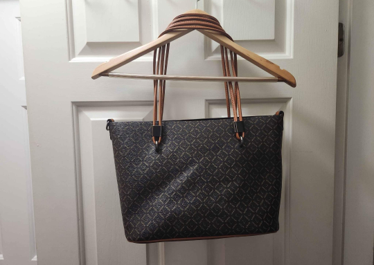 Women Leather style Bag with lots of compartments and space - photo 2