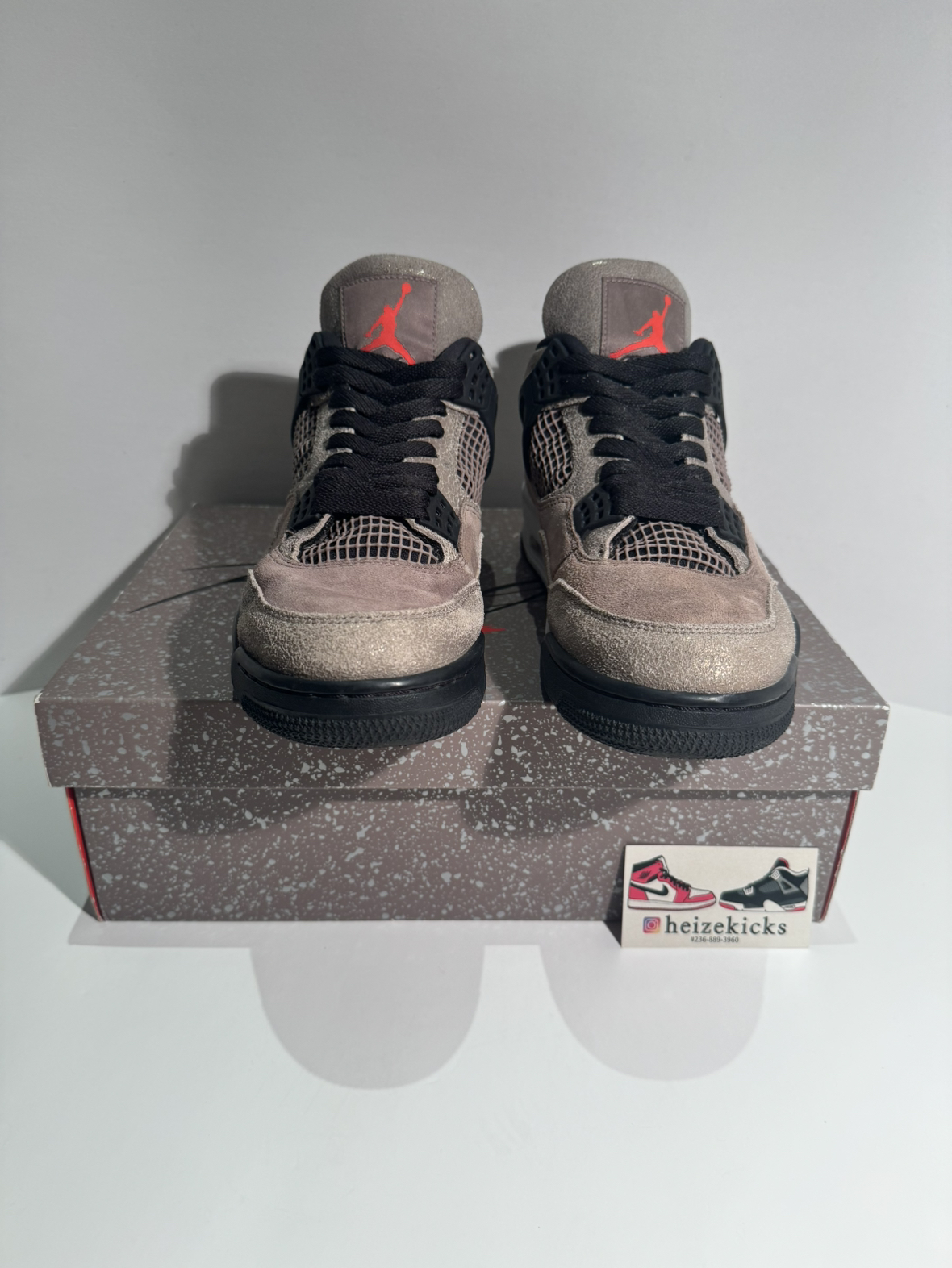 Air Jordan 4 Taupe Haze size 10 image indicator(3)
