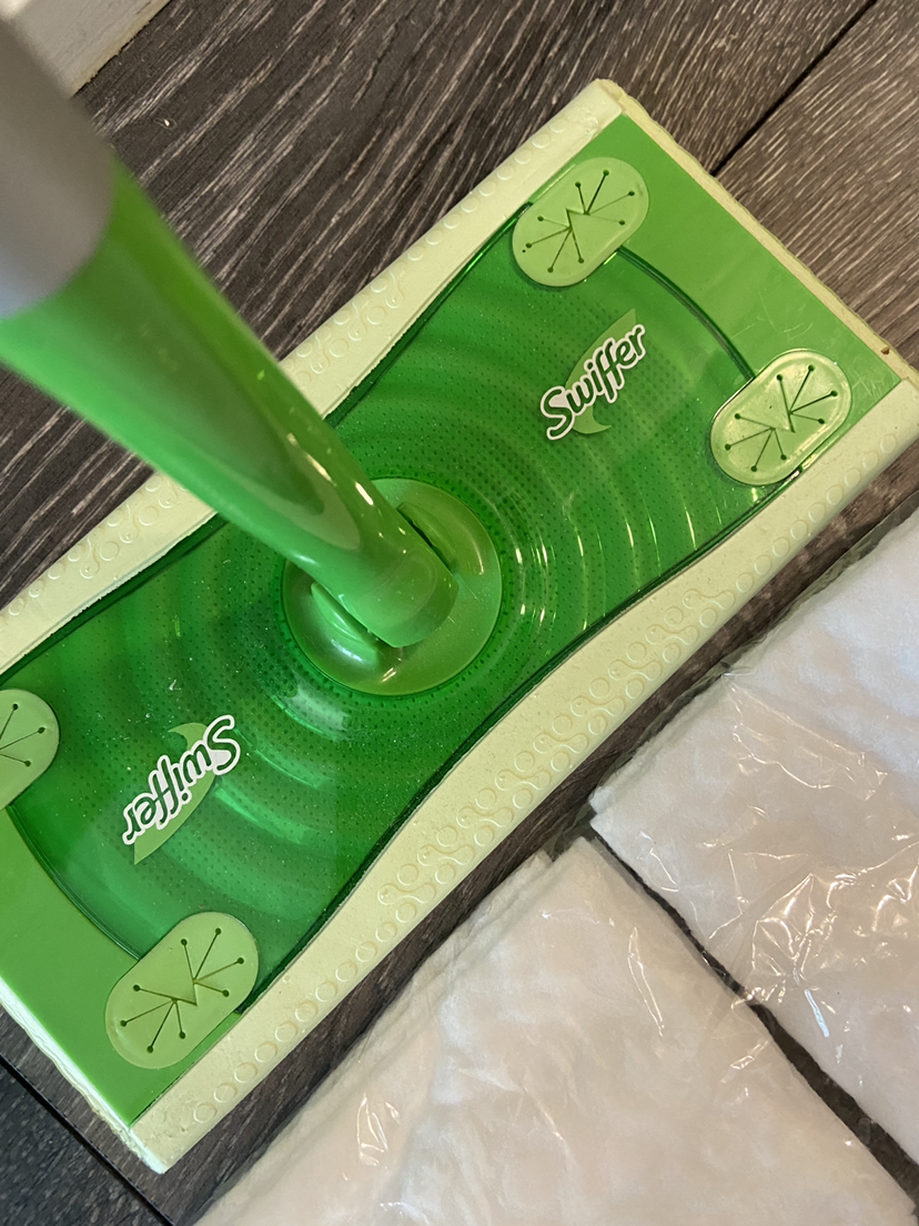 Swiffer Sweeper 2-in-1, Dry & Wet Multi Surface Floor Cleaner 🏒 image indicator(2)