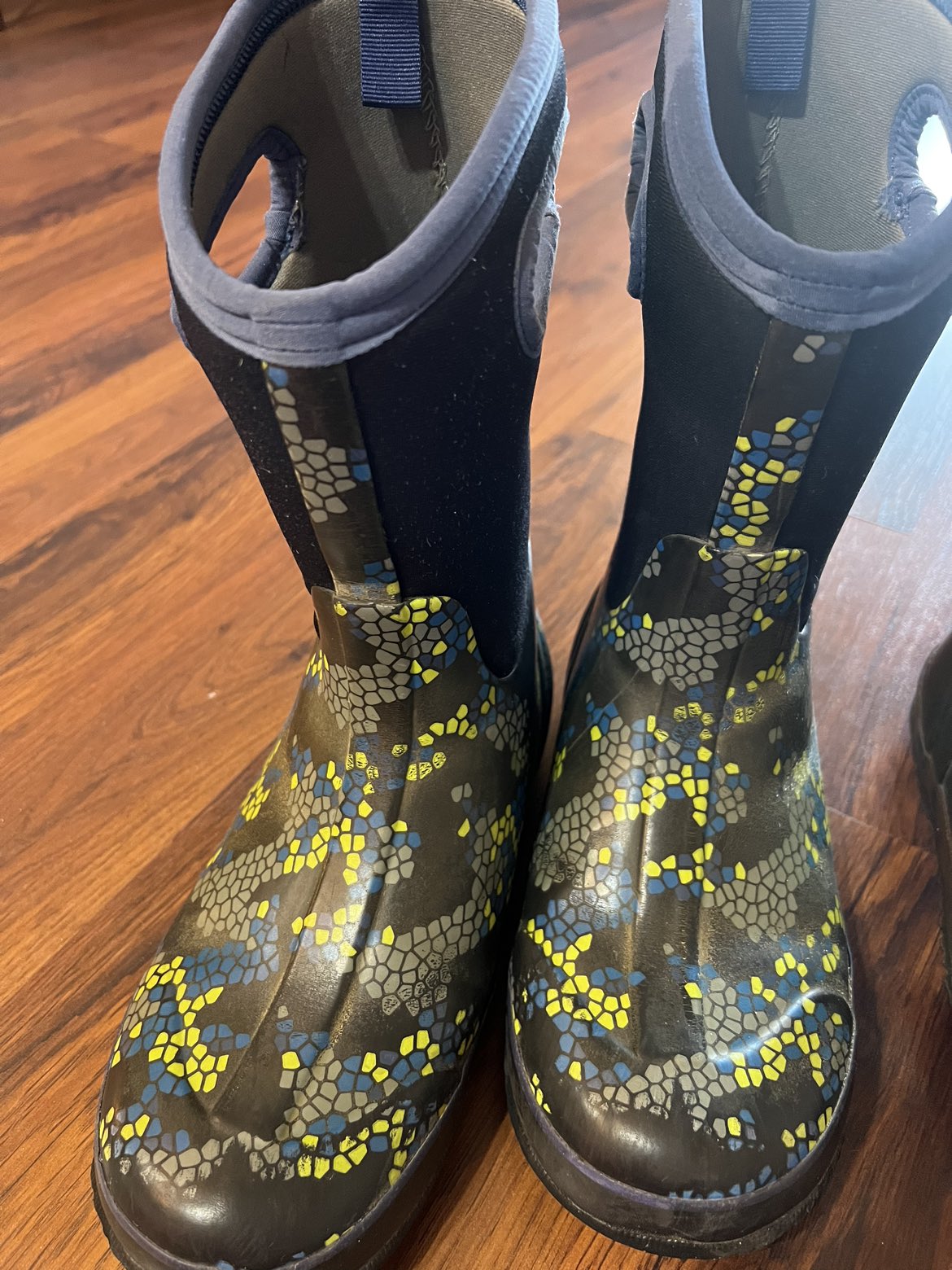 Boys winter boots(bogs,nike) image indicator(5)