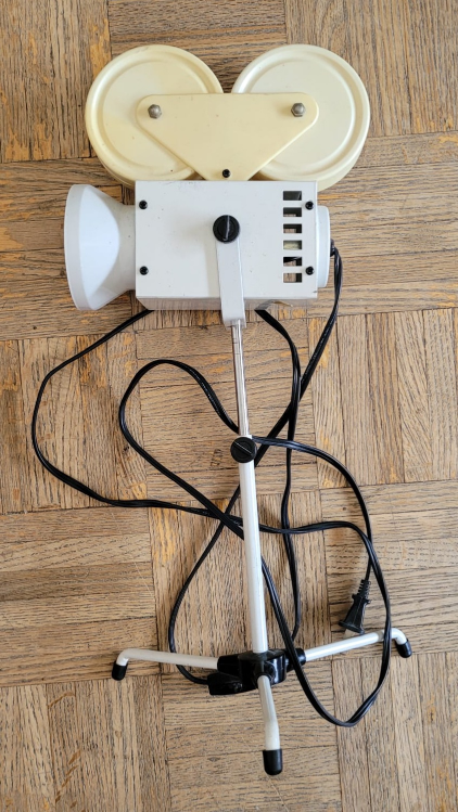 Vintage White Metal Film Projector Shaped Table Lamp ❄️ image indicator(3)