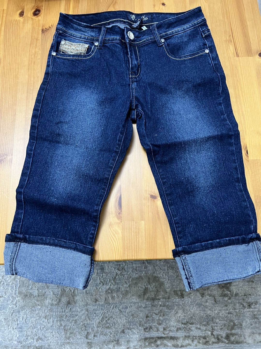 Woman half pants thumbnail