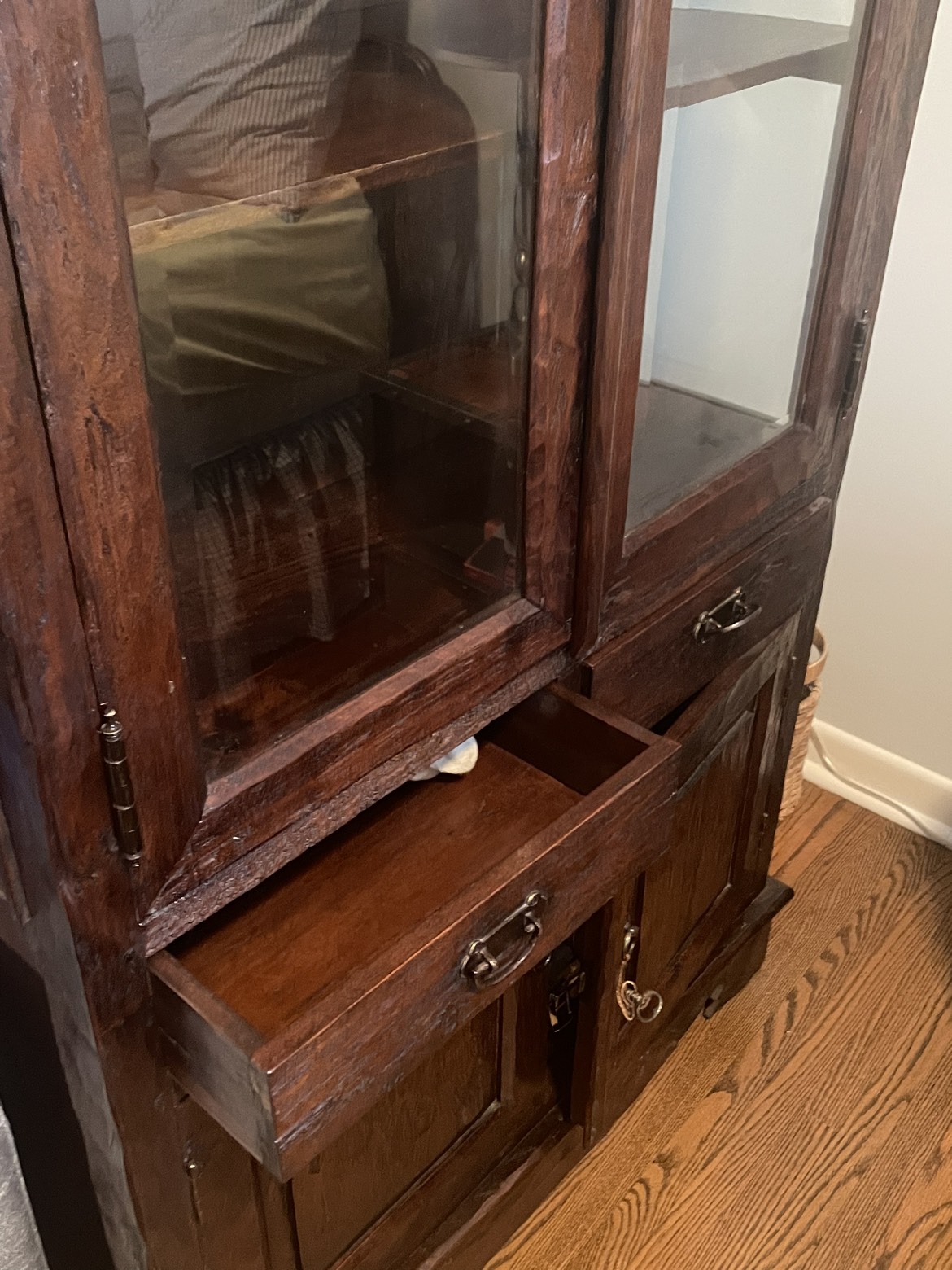 Wood display hutch - photo 5