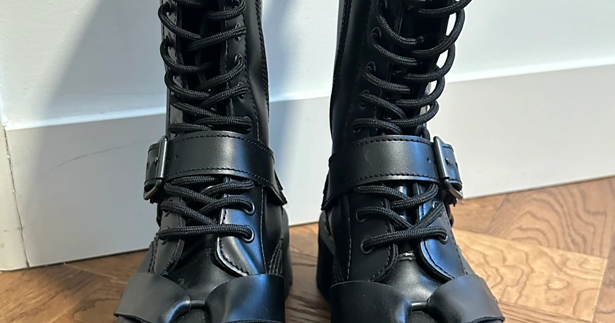 Dr Martens 1914 Harness Leather Tall Platform Boots Karrot