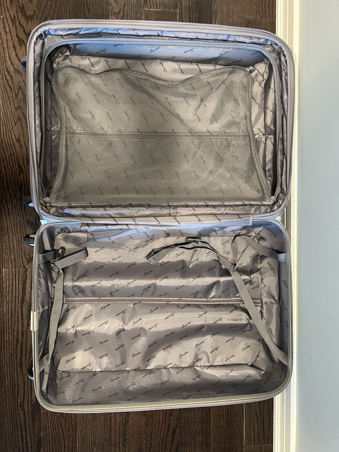 Hardshell Luggage - Check In - photo 2