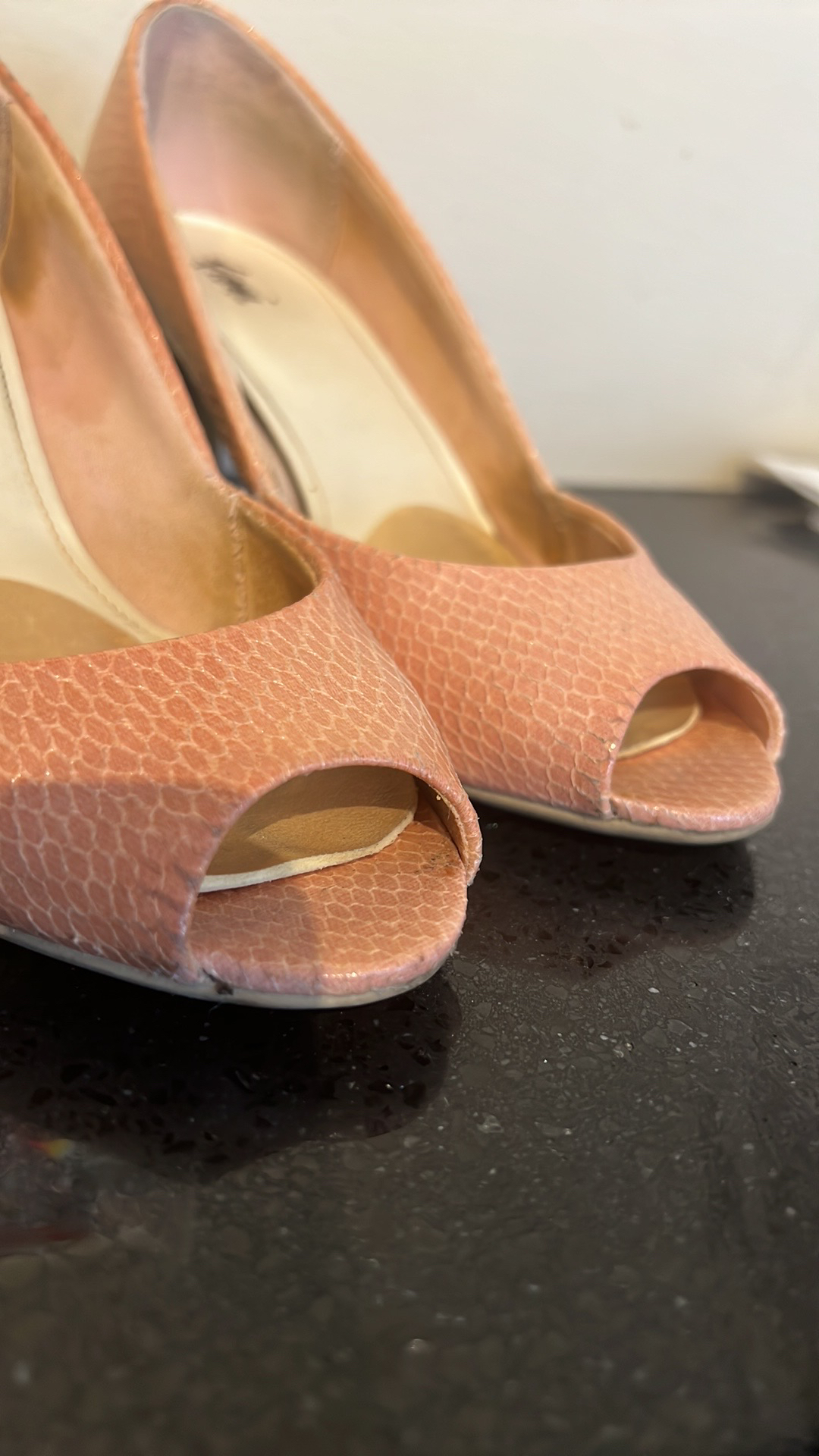 Fiomi peep toe heels size 35 image indicator(4)