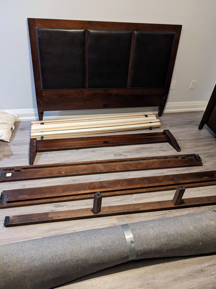 Solid Wood Queen Bedframe & Carpet - Can Be Delivered - photo 5