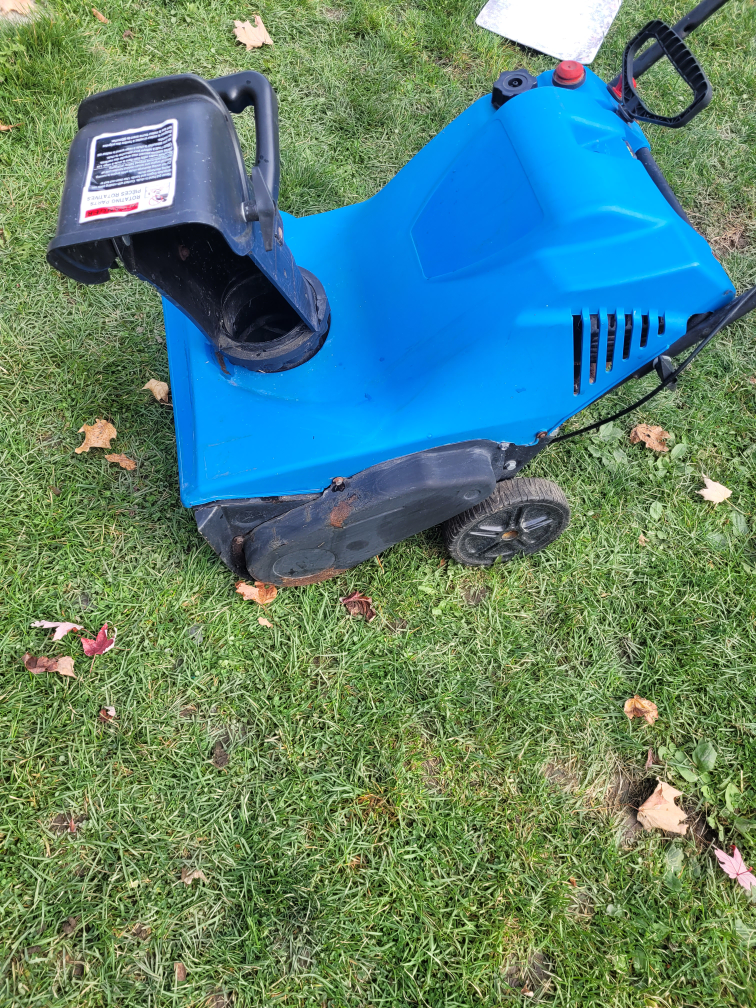Bolton 179cc 4 cycle snowblower - photo 3