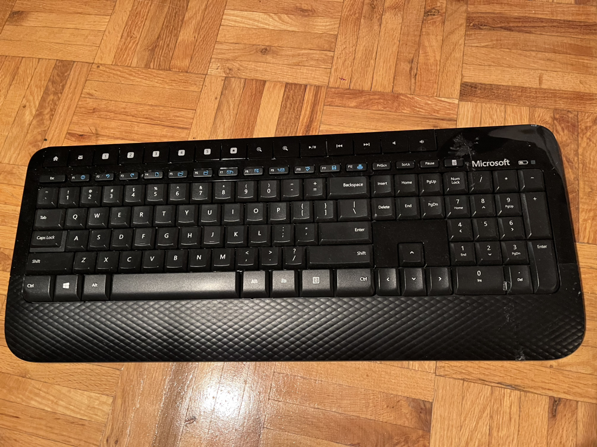 Microsoft Ergonomic Wireless Keyboard 2000