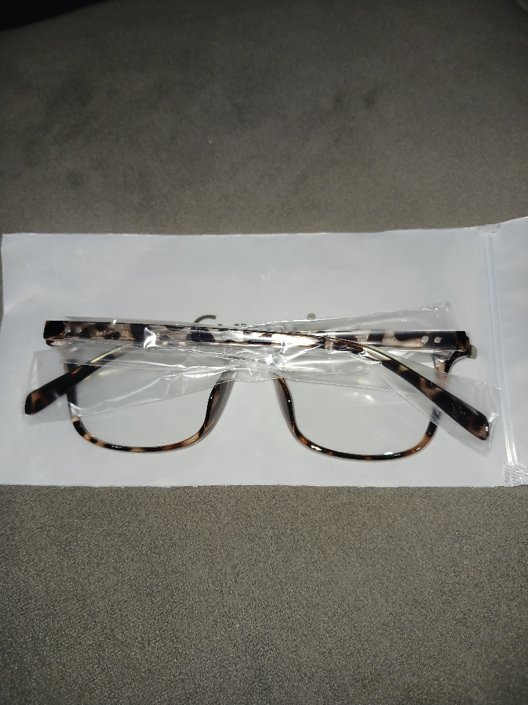brand New blue light glassess for men and women image indicator(8)