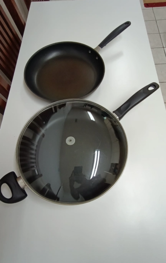 Large size cooking pan