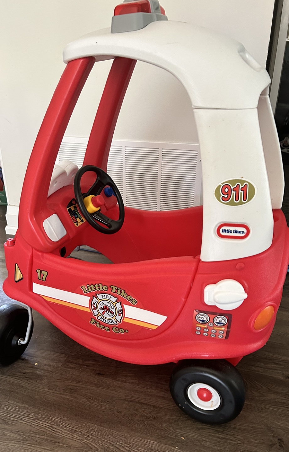 Little tikes ride and rescue cozy coupe - photo 4
