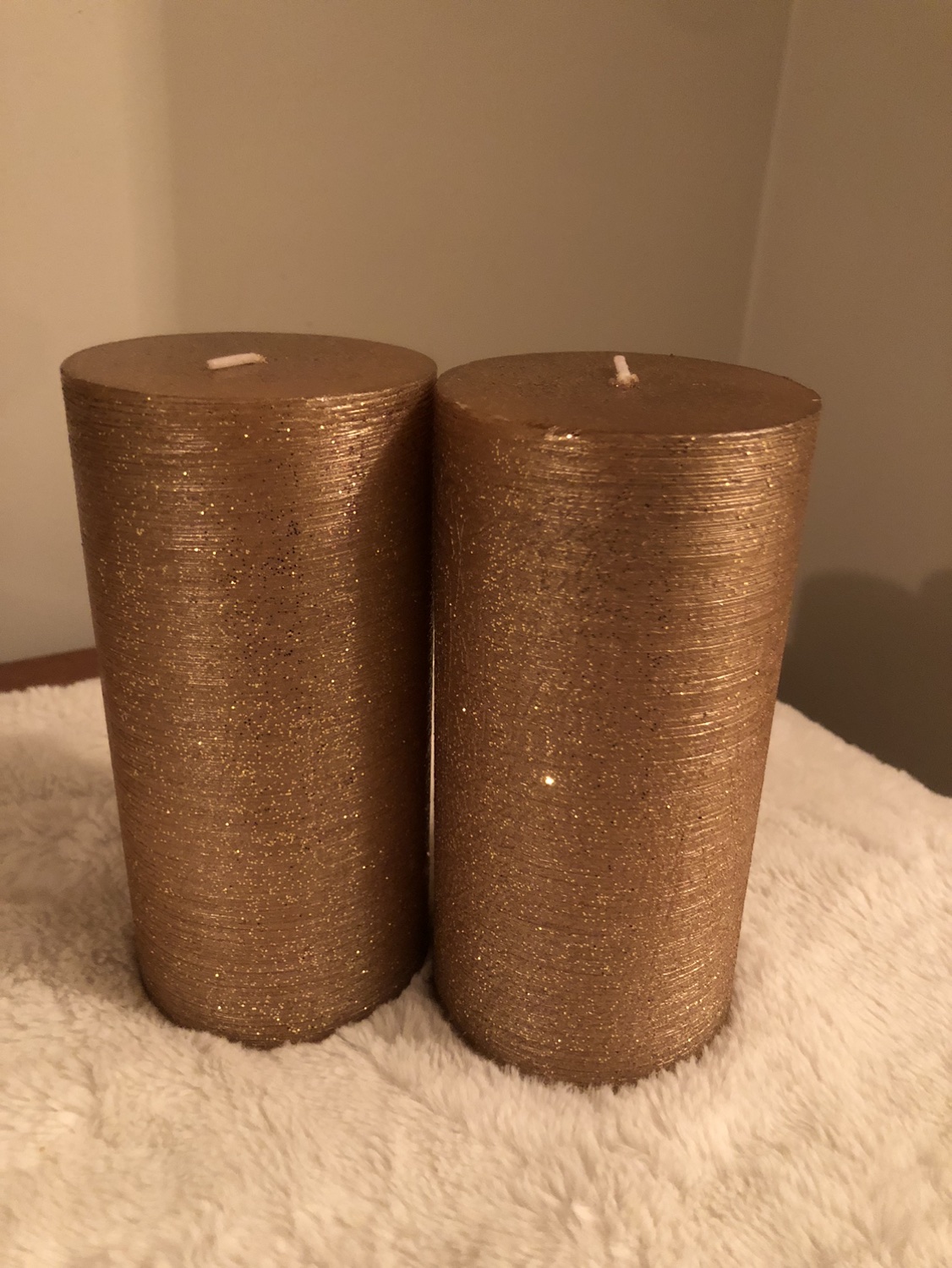 Gold Sparkly Candles 🎁