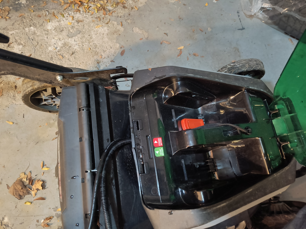 Lawnmower AND string trimmer - photo 2