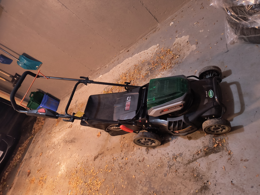 Lawnmower AND string trimmer - photo 3