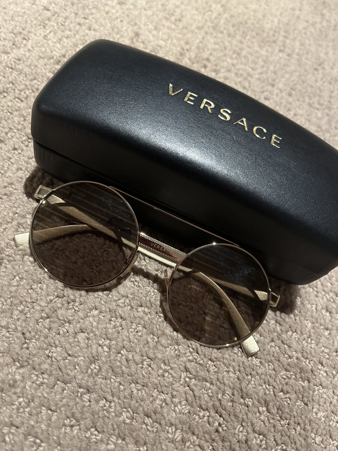 Versace Round Sunglasses with case - photo 2