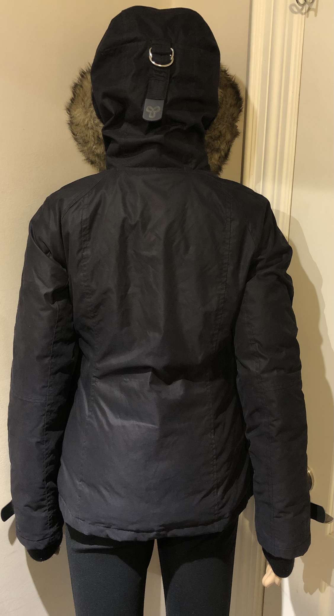 Women’s Aritzia TNA Summit Parka + Free TNA Top - photo 2