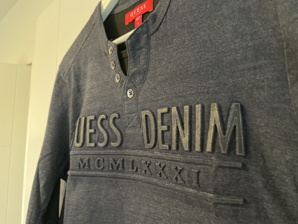 GUESS Sweatshirt | 3D Letter Print #freecycle - photo 2