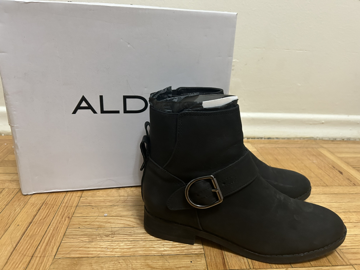Womens boots thumbnail
