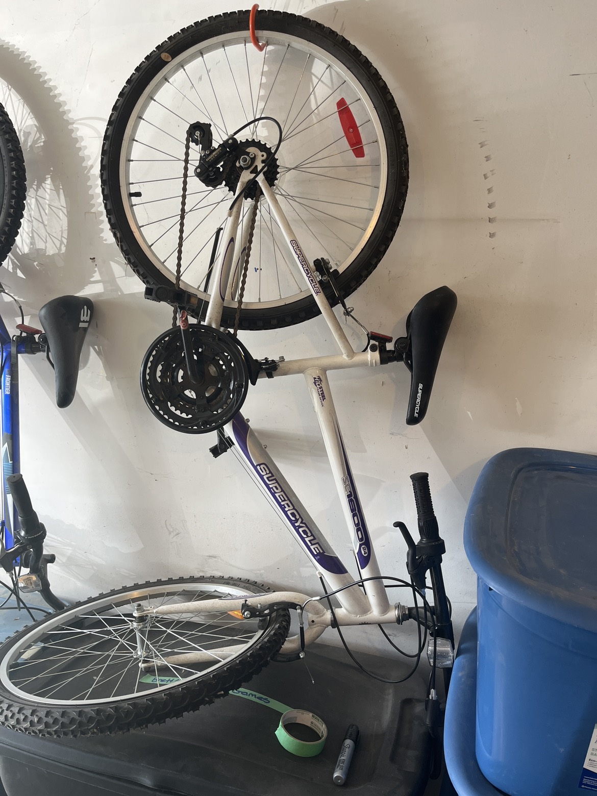 White Adult Bike - 24 inch tires