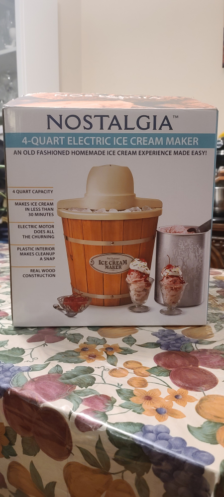 Nostalgia 4-Quarts Electric Ice cream Maker - photo 3