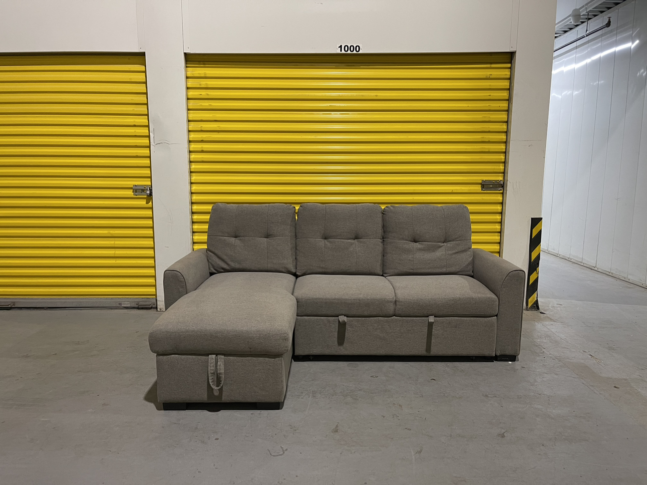 FREE DELIVERY | Beautiful Pullout Sectional with Storage