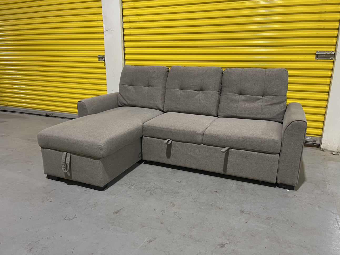 FREE DELIVERY | Beautiful Pullout Sectional with Storage - photo 2