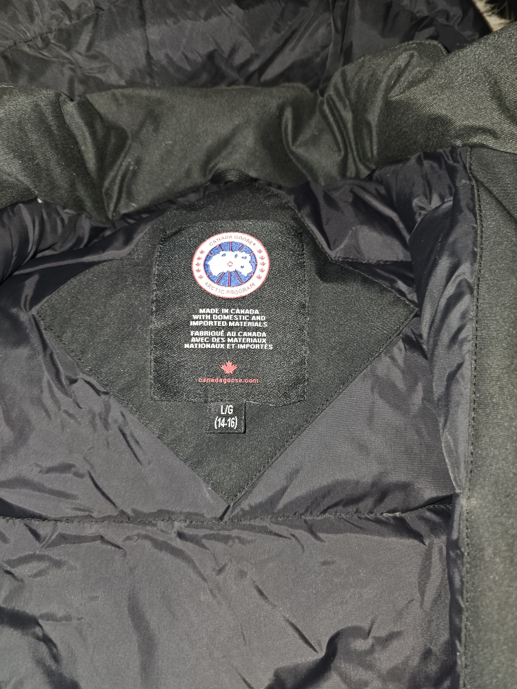 Black Canada Goose Jacket Youth 14-16 - photo 2