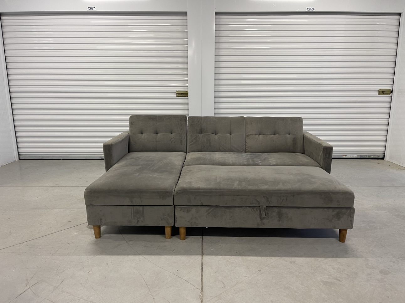FREE DELIVERY | Beautiful Pullout Sectional with Ottoman