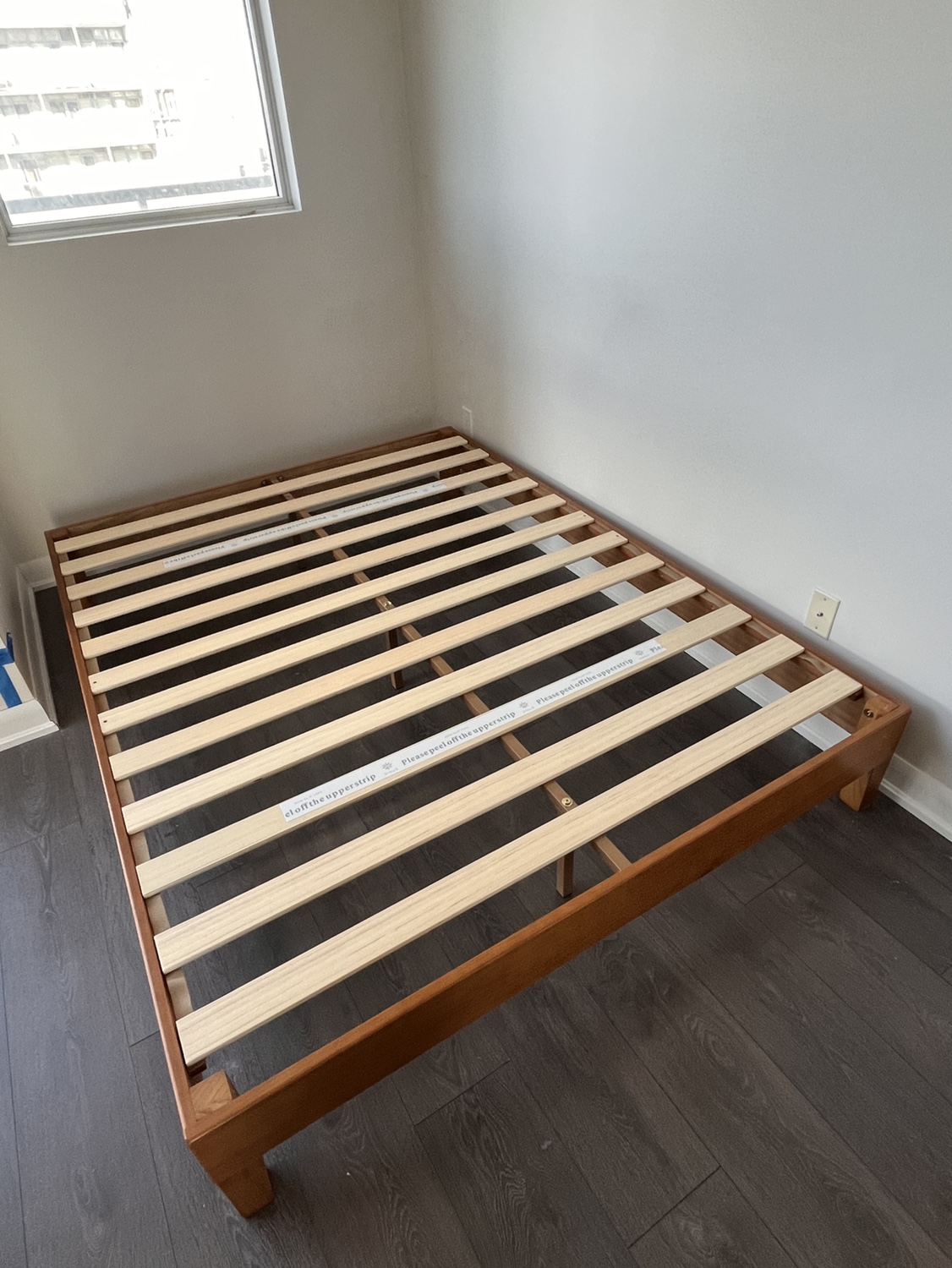 Queen size bed frame - photo 2