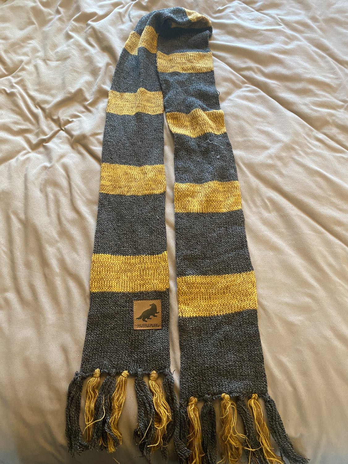 ❄️Hufflepuff Scarf❄️ thumbnail