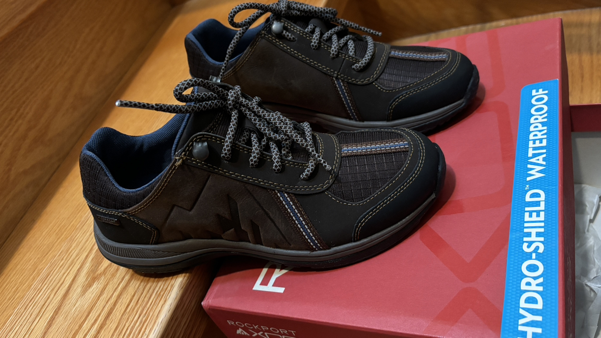 NIB Ladies hiking shoes - photo 3