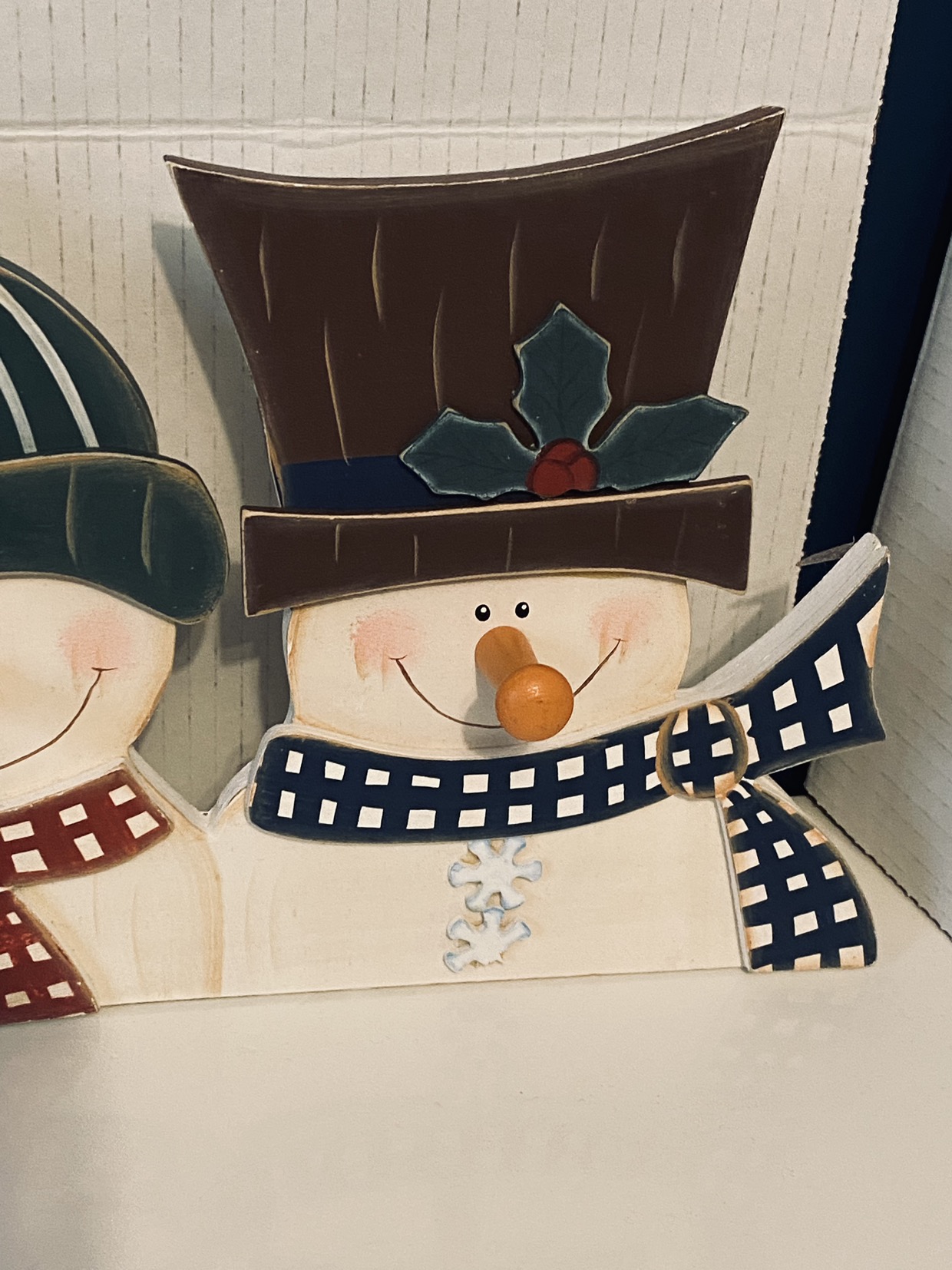 Snowfamily or SnowFriends Decor or Mitten/toque holder image indicator(5)