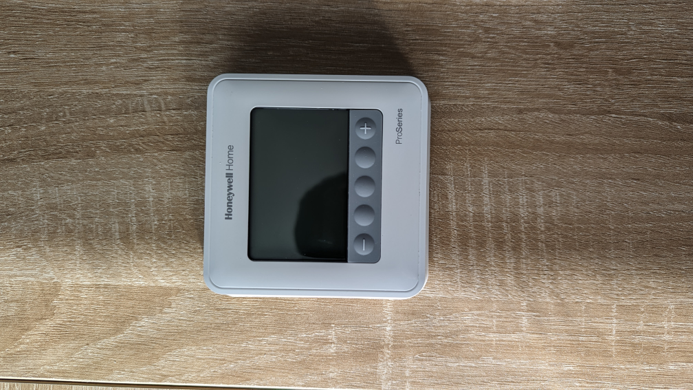 HONEYWELL - TH4110U2005/U - T4 Pro Thermostat, Programmable - photo 4