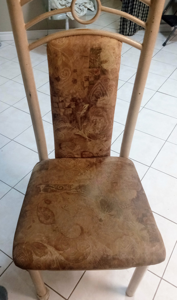 chair (press the picture to enlarge it) thumbnail