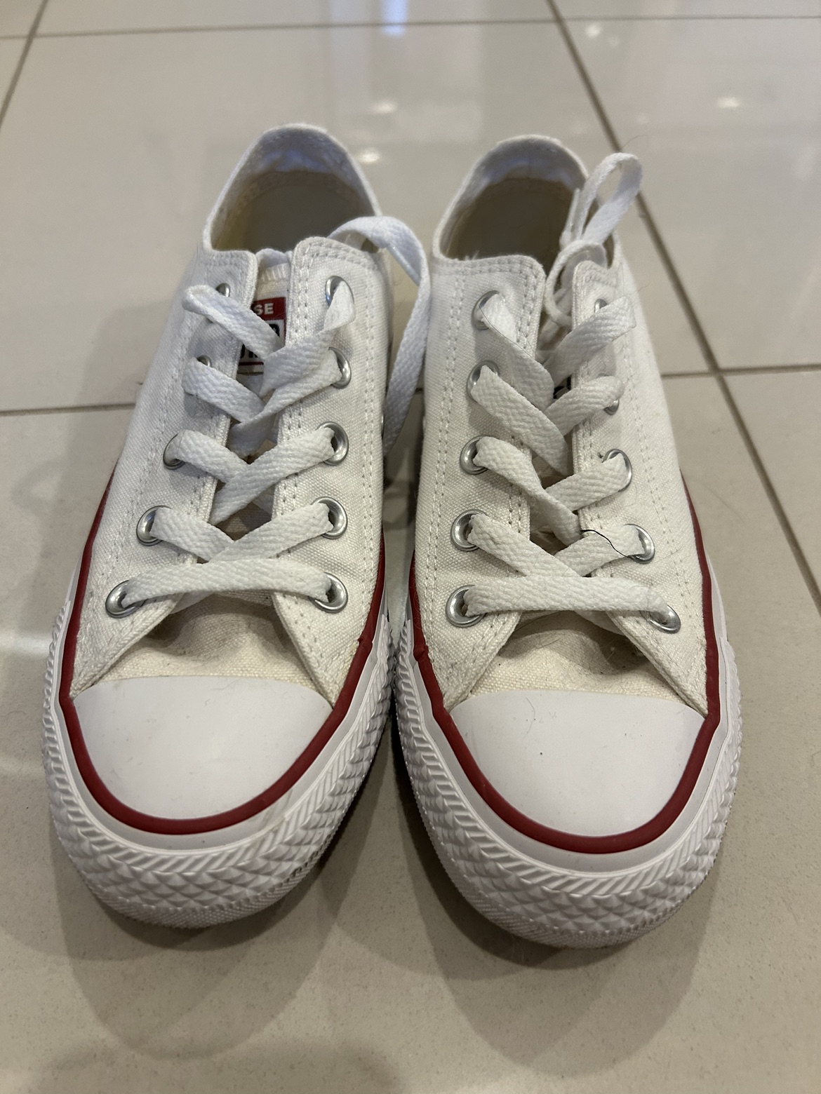 White Converse thumbnail