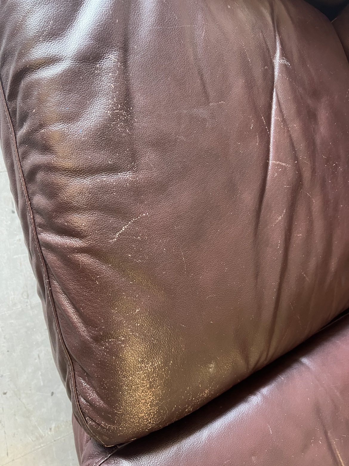 Love couch leather - photo 4