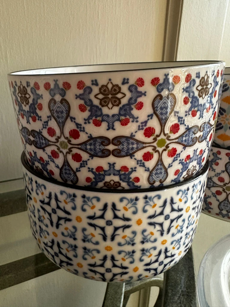 Bowls 6 pieces + 3 covers for free - photo 2