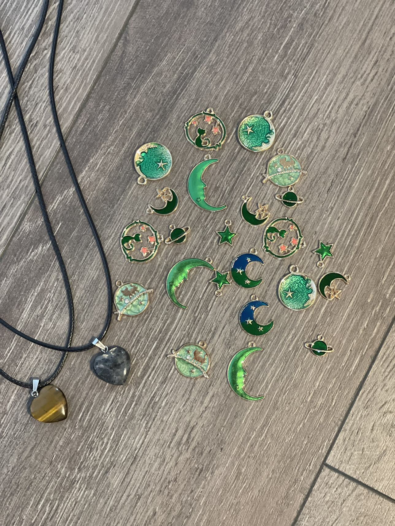 pendant necklace
