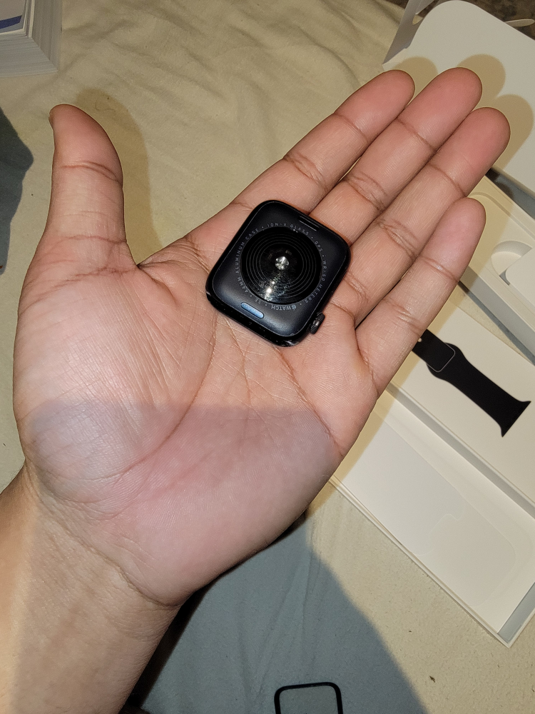 i watch se 2 black Aluminium. image indicator(2)