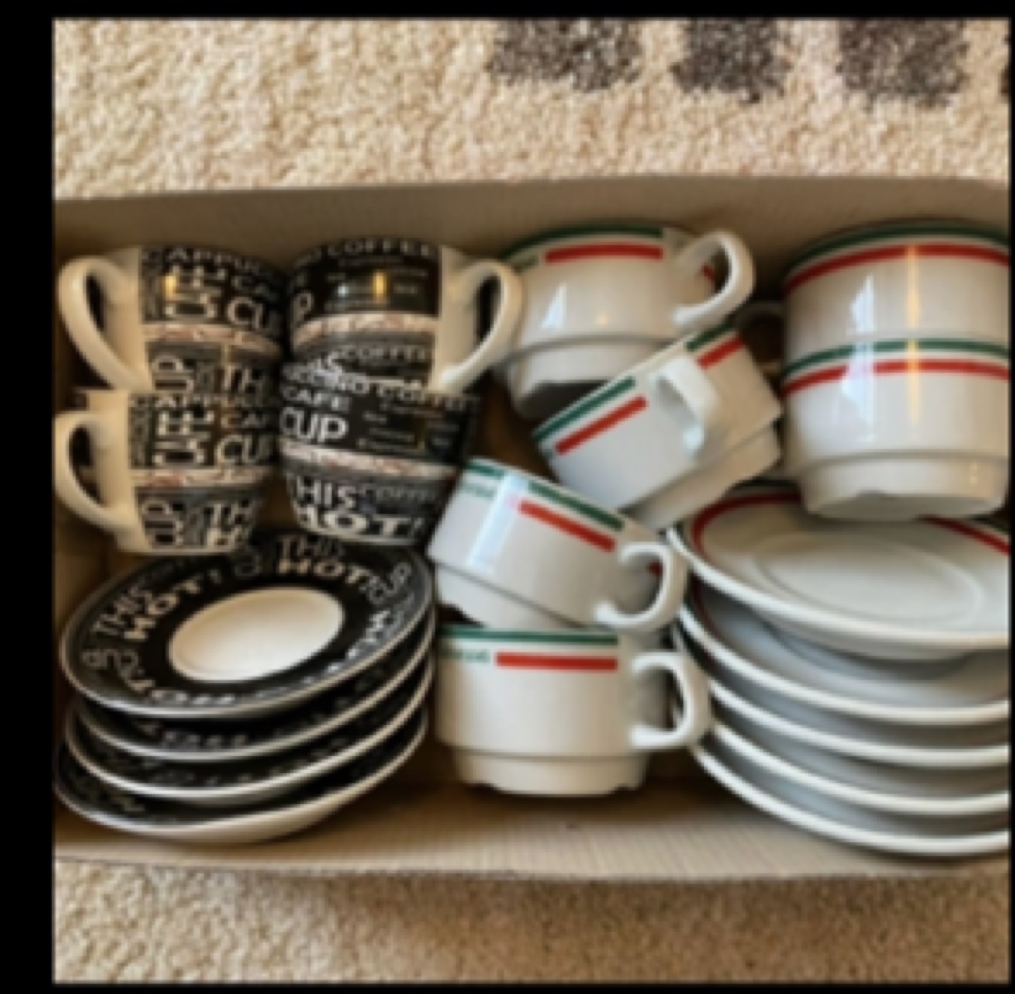 ⭐️ New - 19 pieces - Espresso Cups and Sauces