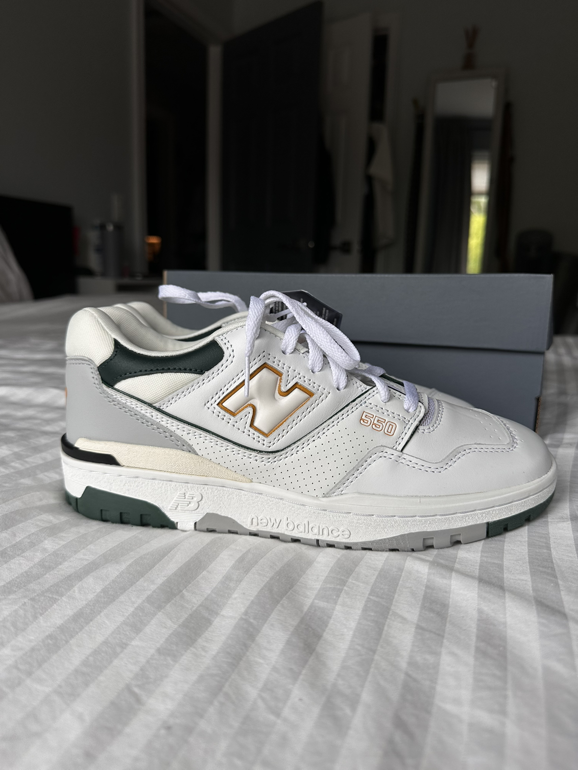 New Balance 550 - Green US 8.5M 10W thumbnail