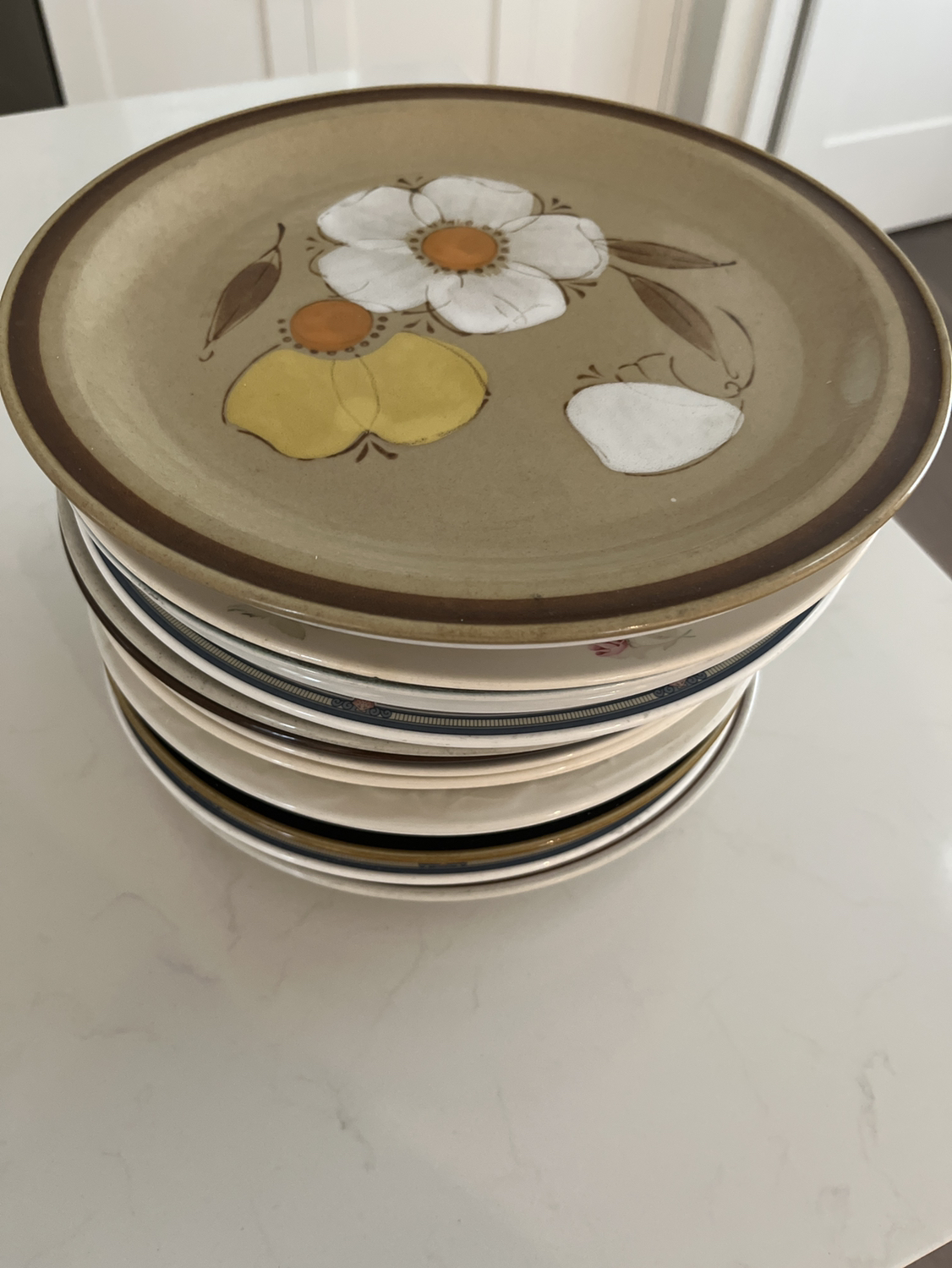 Flat food plates
