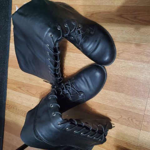 Free Black boots! - photo 3