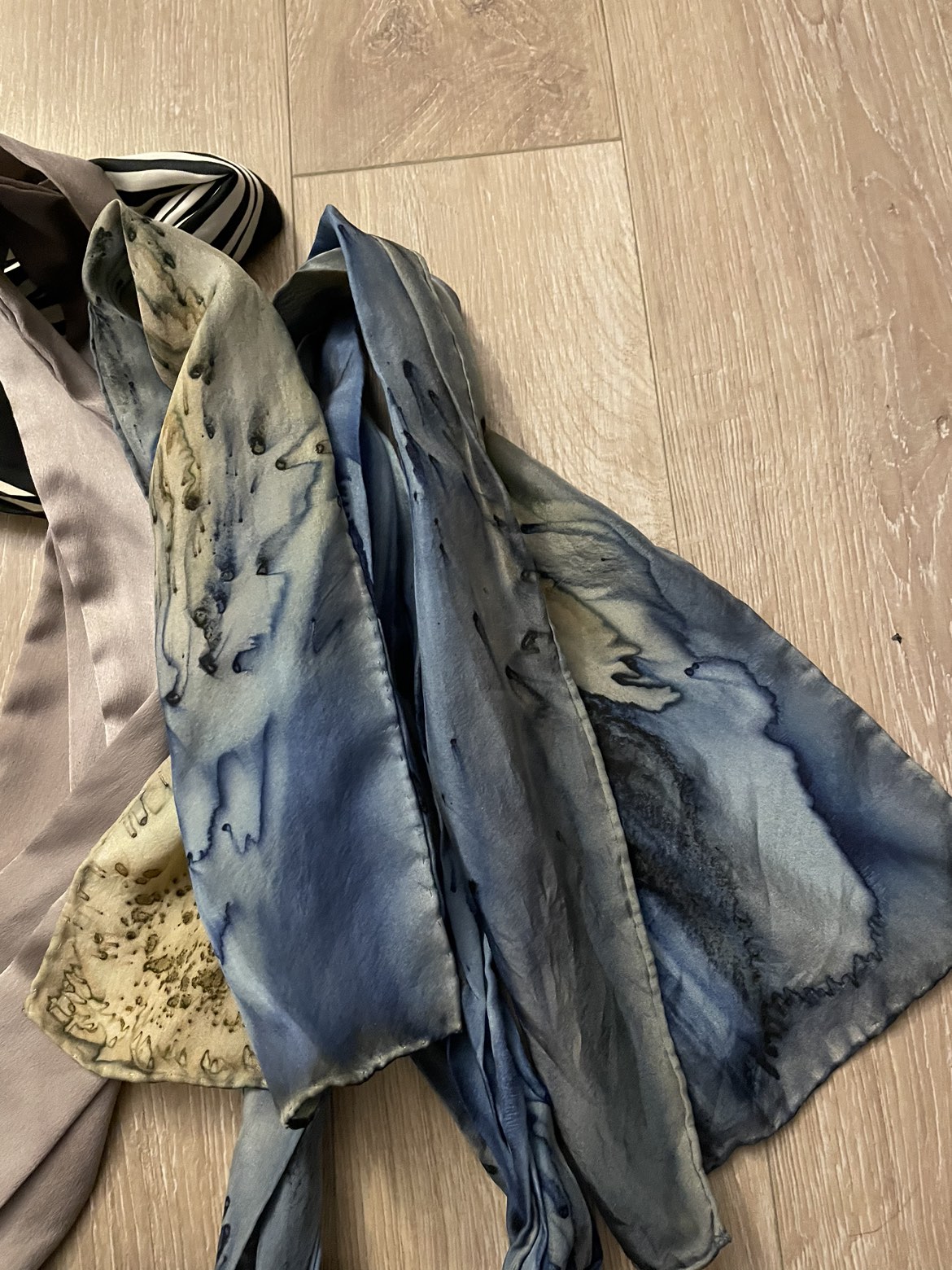 4 chiffon scarves image indicator(3)