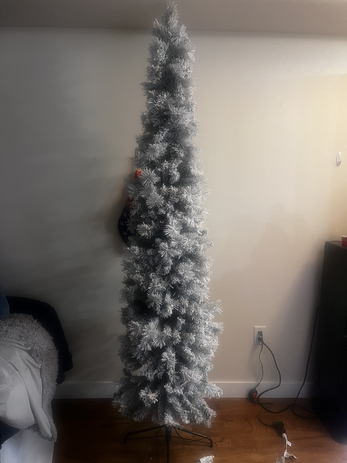 7ft flocked slim tree - photo 3