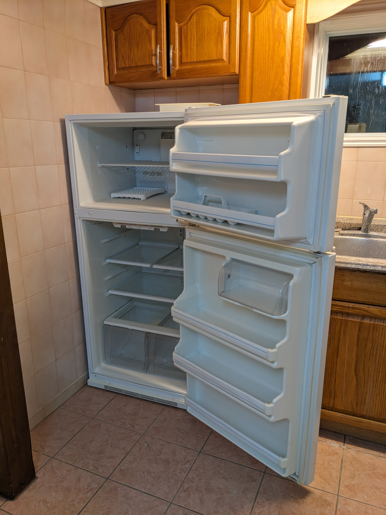 28 inch fridge Performa - photo 3