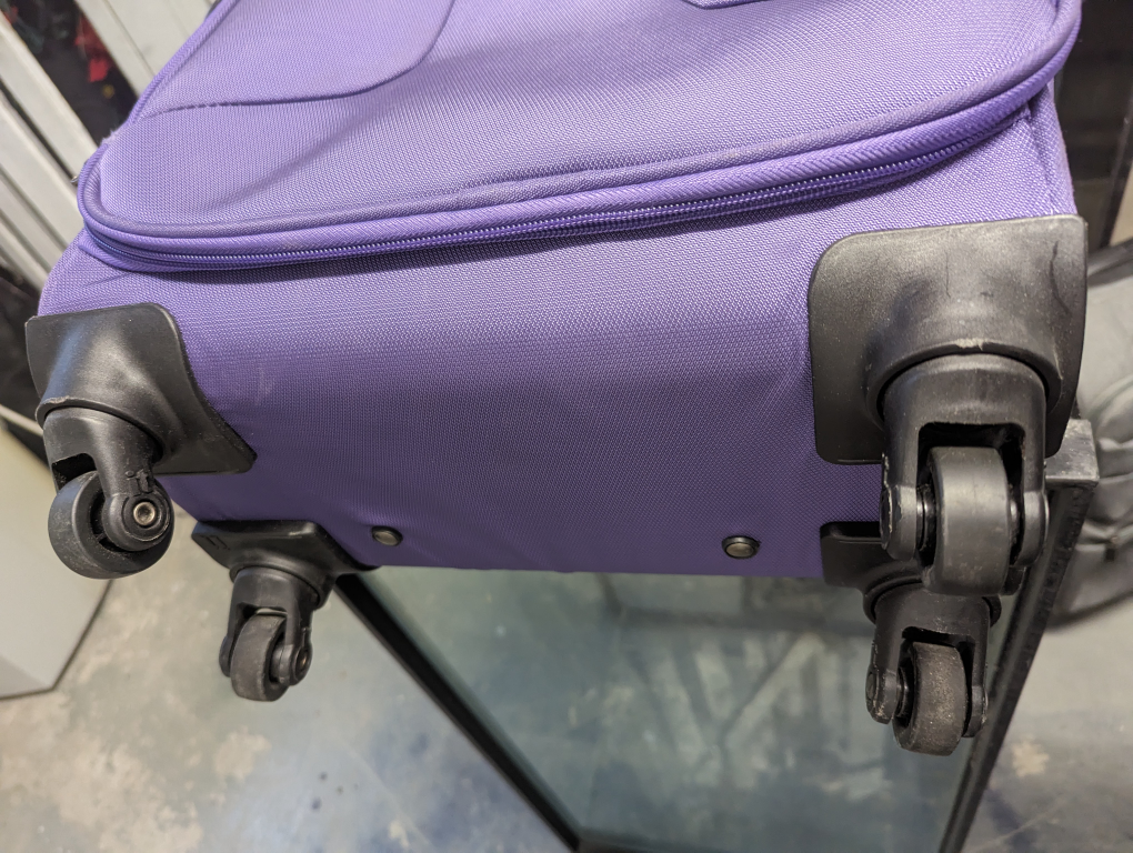 Suitcase 22 x 14 x 9 - photo 4