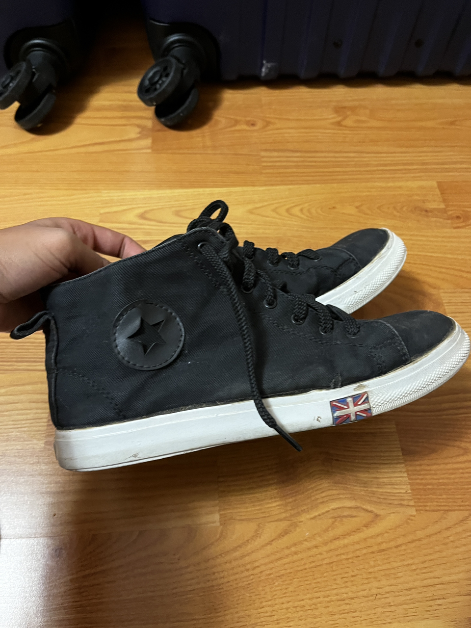 Ankle length shoes
